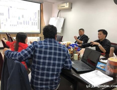 厄瓜多尔客户来渝考察凯潜废机油过滤设备